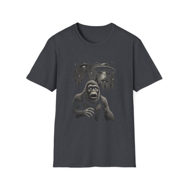 Bigfoot vs Aliens T-Shirt – Cryptid UFO Encounter Graphic Tee