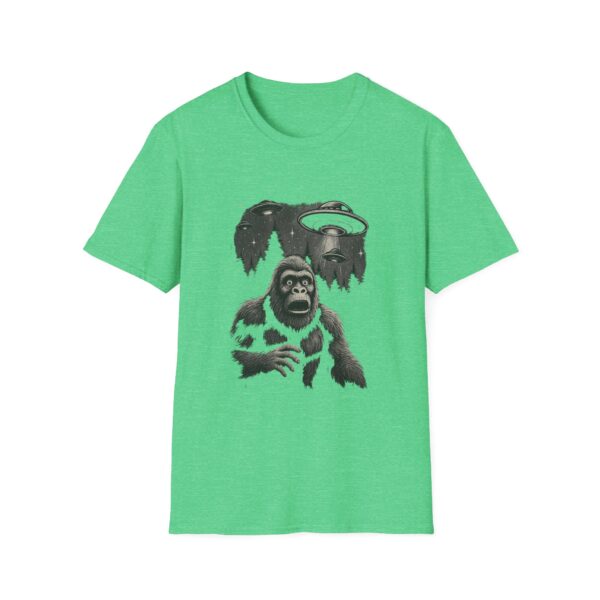 Bigfoot vs Aliens T-Shirt – Cryptid UFO Encounter Graphic Tee
